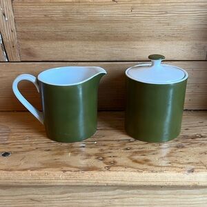 Vintage creamer and sugar bowl. Avocado green. Mid century modern perfection.